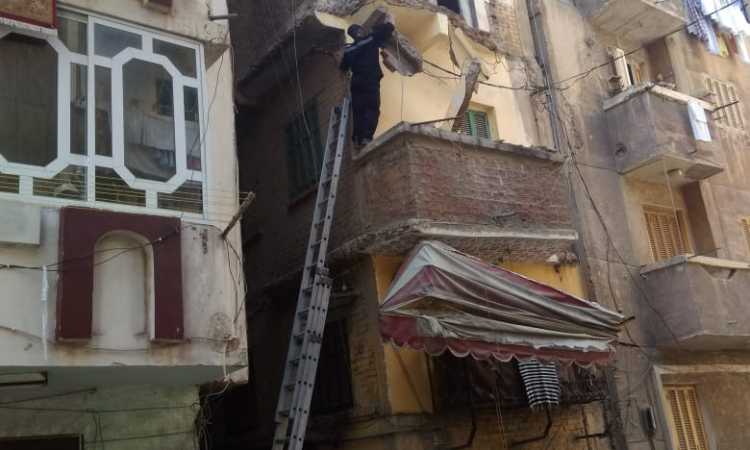 انهيار شرفة عقار بالإسكندرية