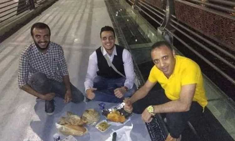 هاشتاج صورتك على الممشى الزجاجى