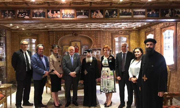 وفد مجلس الشيوخ الكندى