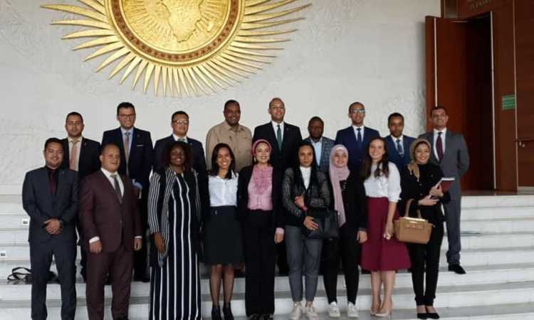 جانب من لقاءات وفد الشباب المصرى