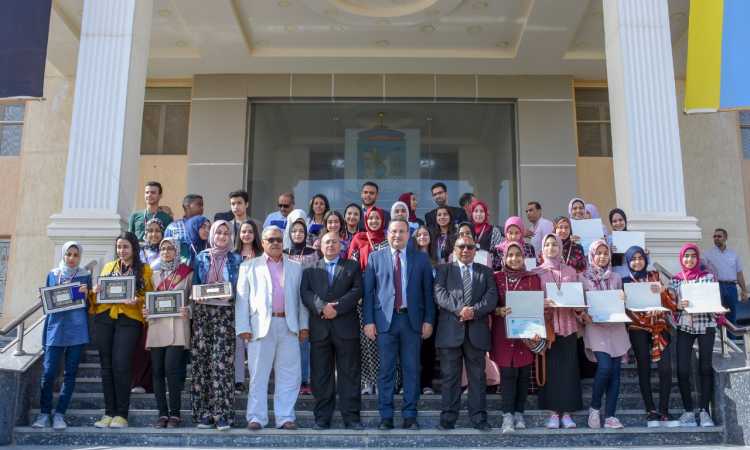 تكريم أوائل الإعدادية بالإسكندرية