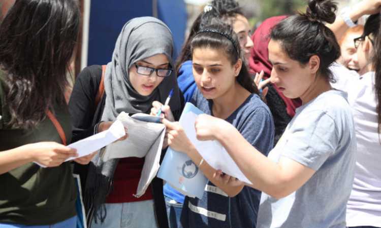 طلاب الثانوية العامة