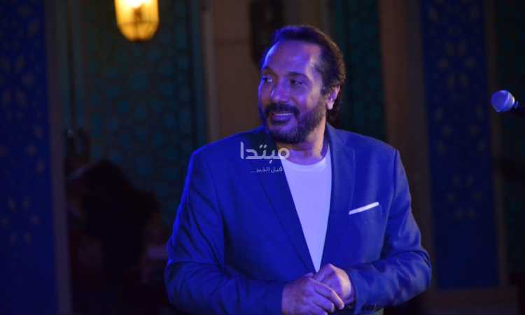 على الحجار