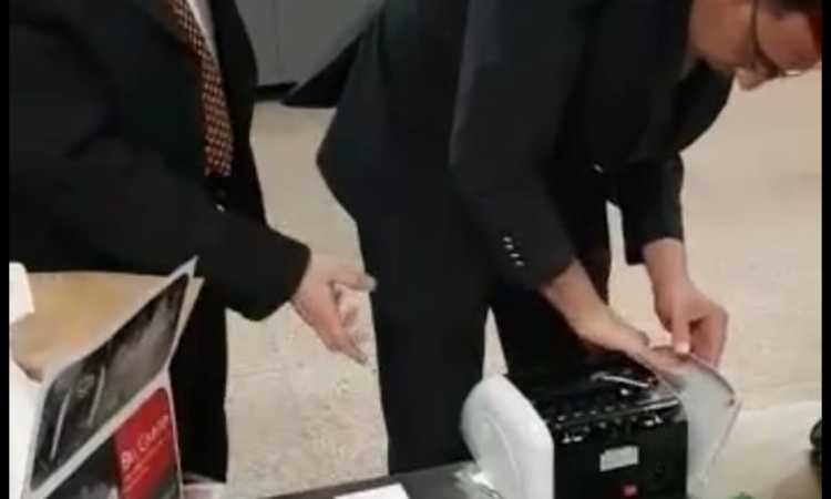 تهريب لخاتم من الماس