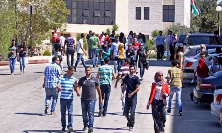 طلبة الجامعات
