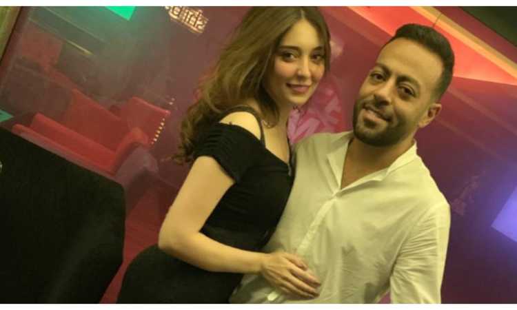 تامر عاشور وملكة جمال الكون