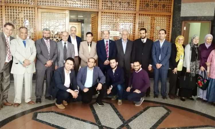 فريق طب أسنان عالمى فى جامعة الأزهر