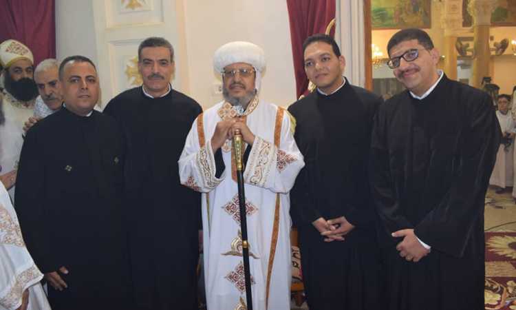 الأنبا مرقس يرسم 4 كهنة جدد