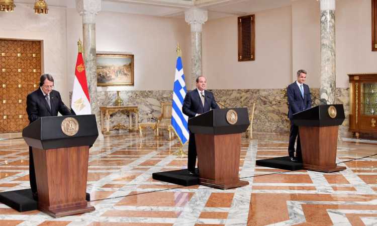 السيسى فى القمة الثلاثية مع نظيره القبرصى ورئيس وزراء اليونان