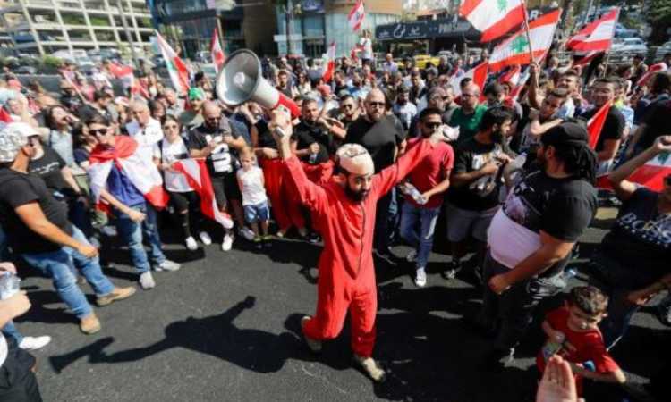 تظاهرات الواتساب فى لبنان