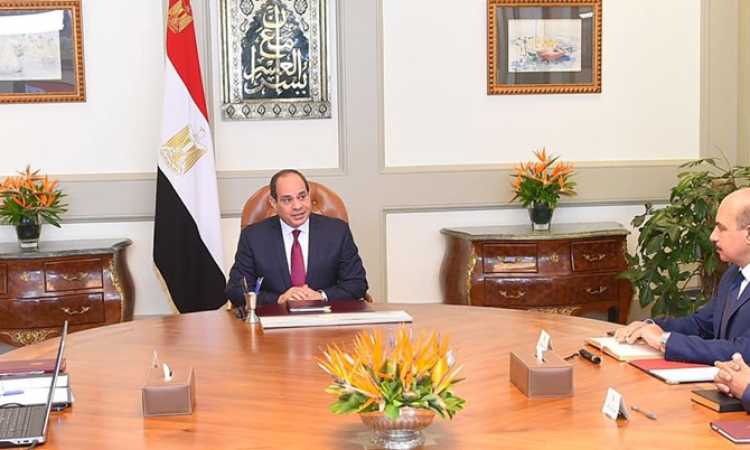 اجتماع السيسى مع وزير الإنتاج الحربى