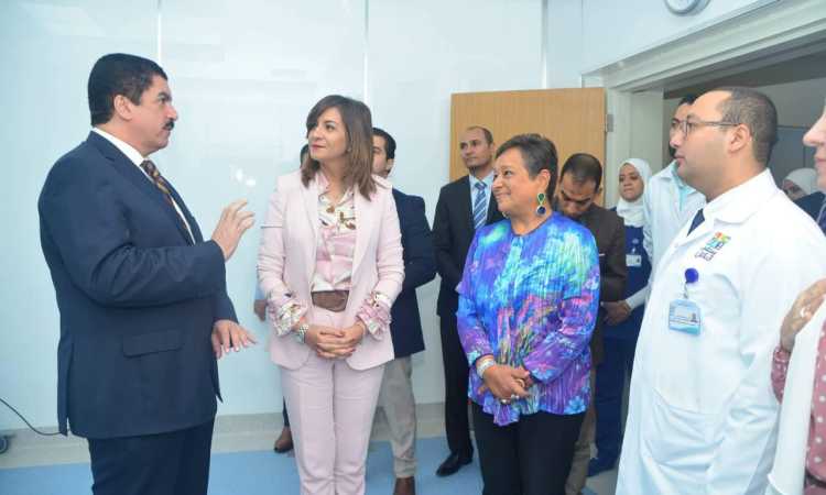 وزيرة الهجرة فى مستشفى الناس