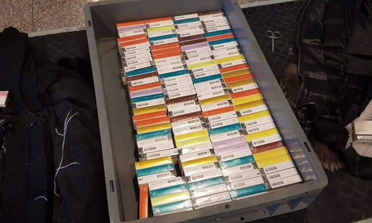 جمرك مطار الغردقة يحبط محاولة لتهريب سجائر إلكترونية
