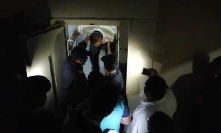 انقاذ شخصين من الاسانسير