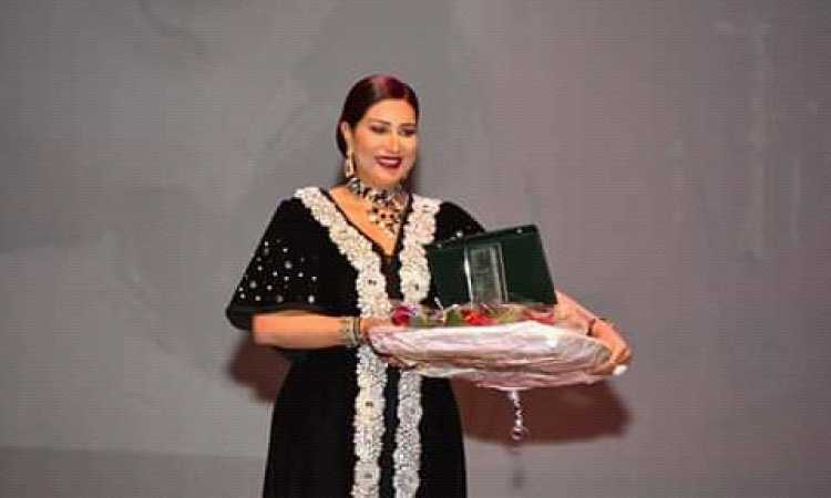 وفاء عامر