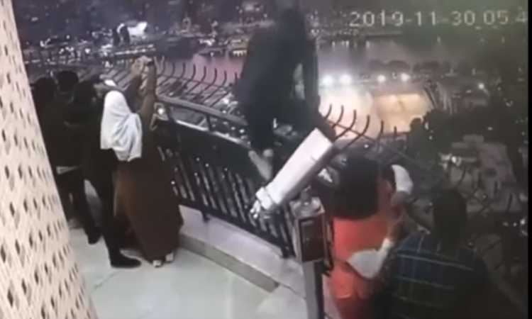 لحظة انتحار طالب الهندسة