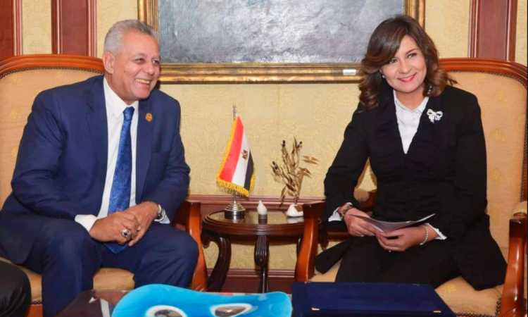 نبيلة مكرم