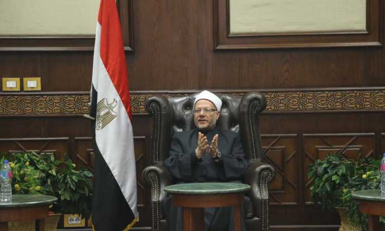الدكتور شوقى علام