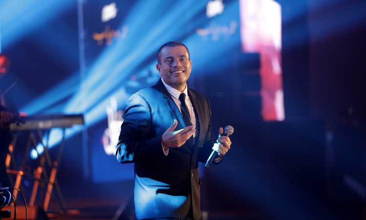 عمرو دياب يتألق فى حفل جدة