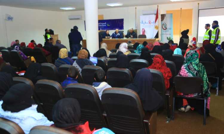 حملة توعية عن سرطان الثدى