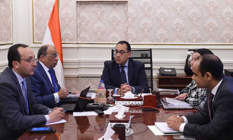 رئيس الوزراء فى الاجتماع