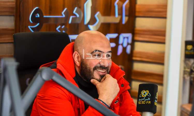 مجدى الهوارى فى الراديو بيضحك
