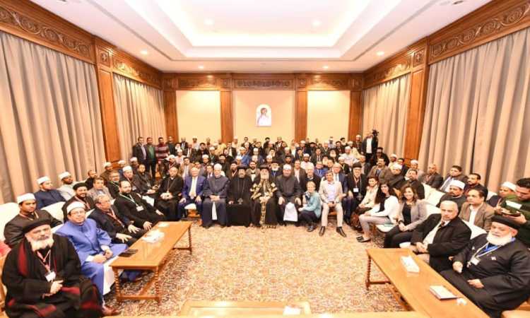 البابا تواضروس ووفد بيت العائلة المصرية