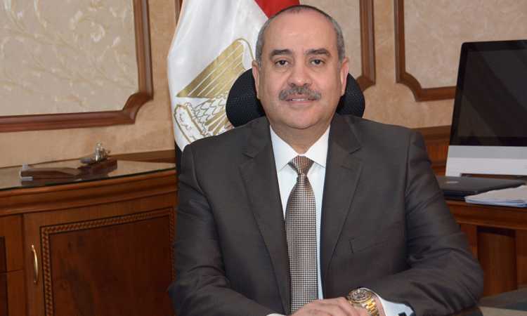 الطيار محمد منار وزير الطيران المدنى
