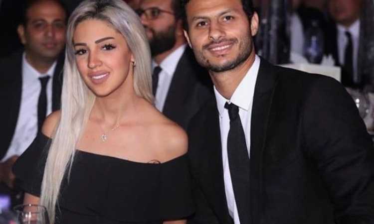 محمد الشناوى وزوجته
