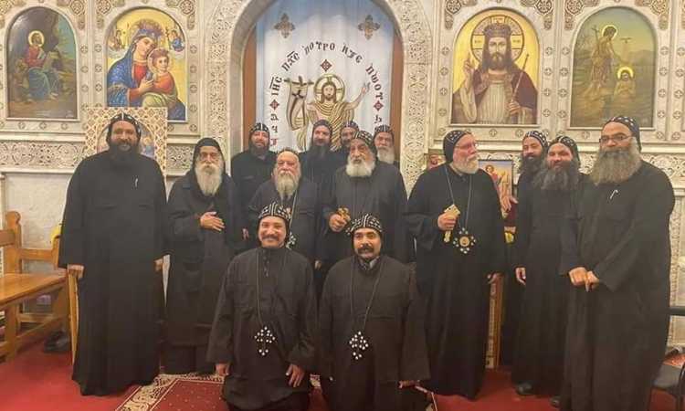 رسامة راهبين بدير مارمينا بمريوط