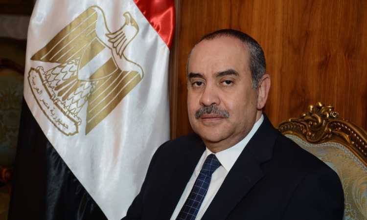 الطيار محمد منار وزير الطيران المدنى