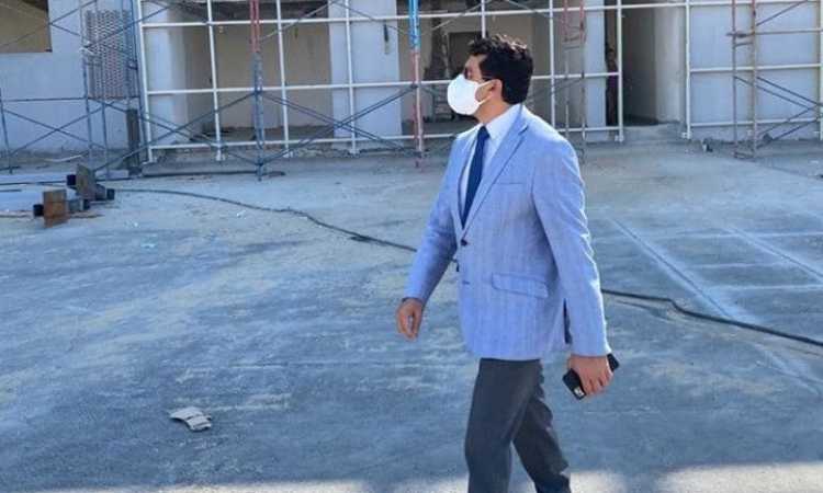 أشرف صبحى يتفقد مشروع إنشاء الصالة المغطاة بـ 6 أكتوبر