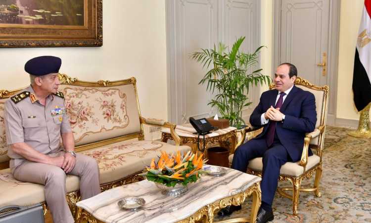 الرئيس السيسى والفريق أول محمد زكى وزير الدفاع والإنتاج الحربى