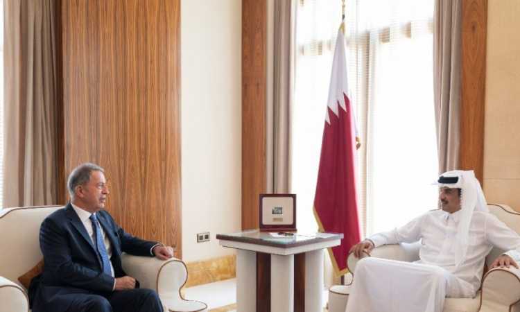 أمير قطر يستقبل وزير الدفاع التركى