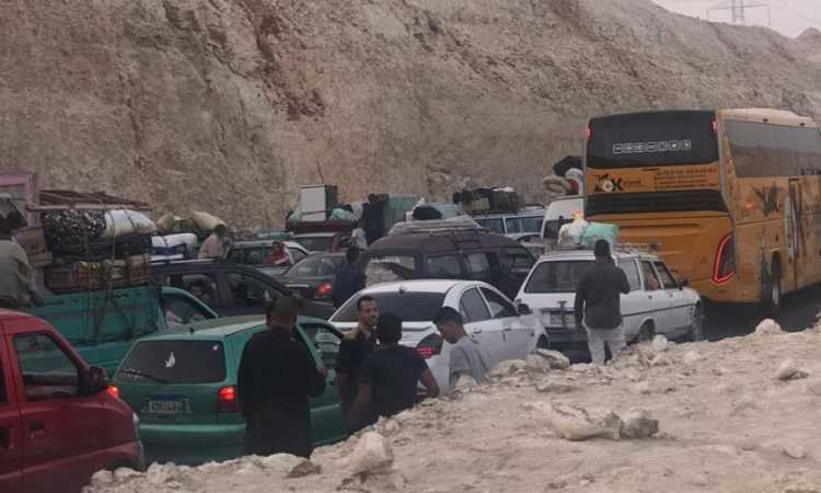 زحام بطريق القاهرة أسوان