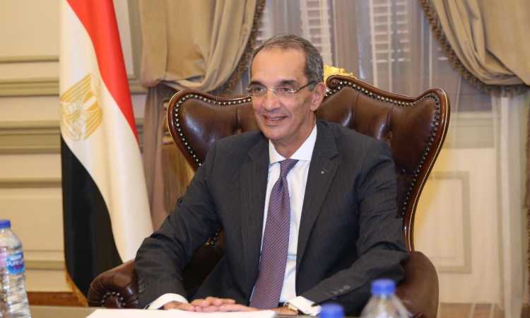 عمرو طلعت وزير الاتصالات