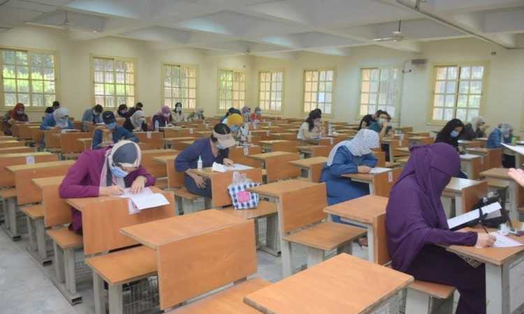 امتحانات جامعة القاهرة