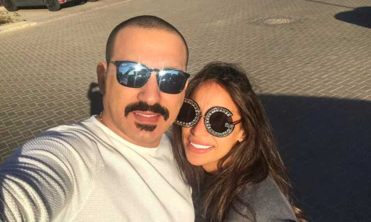 الفنان محمد دياب وزوجته