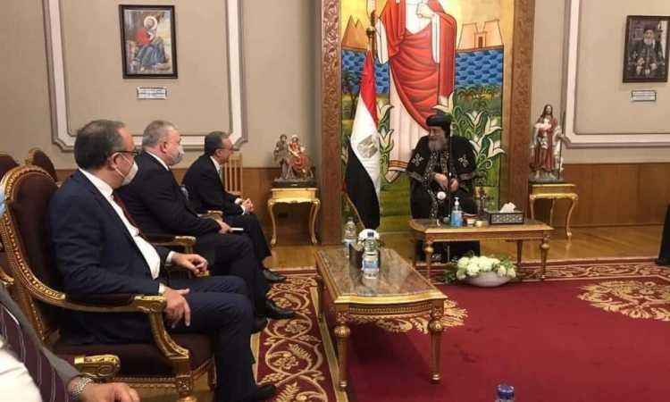 وزير الخارجية الأرمنى يلتقى البابا تواضروس