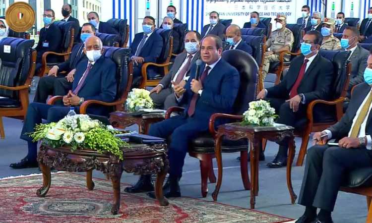 السيسي يفتتح عدد من المنشآت التعليمية