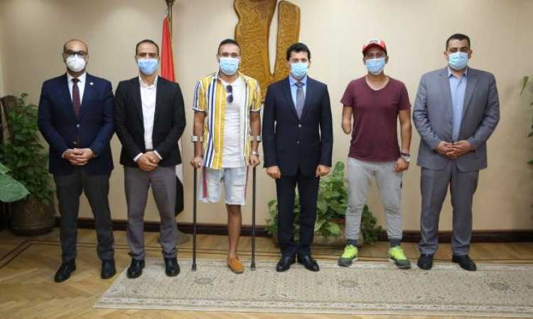 وزير الشباب والرياضة وفريق المعجزات