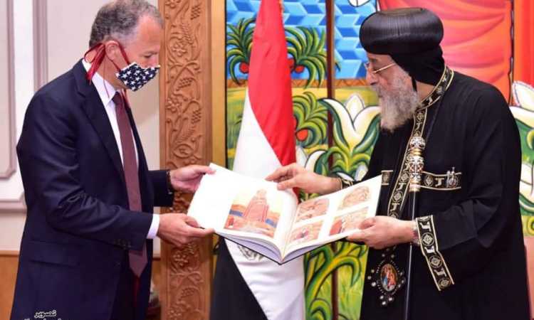البابا تواضروس يستقبل السفير الأمريكى ونائبته