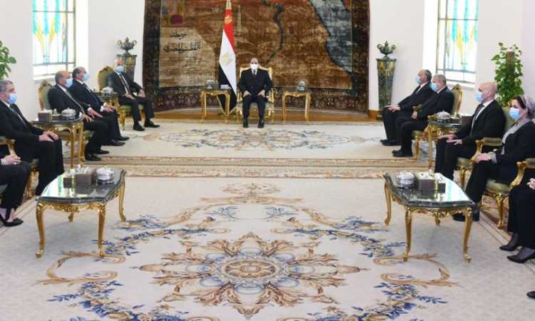 الرئيس السيسى يجتمع مع ممثلى شباب القضاة المتميزين