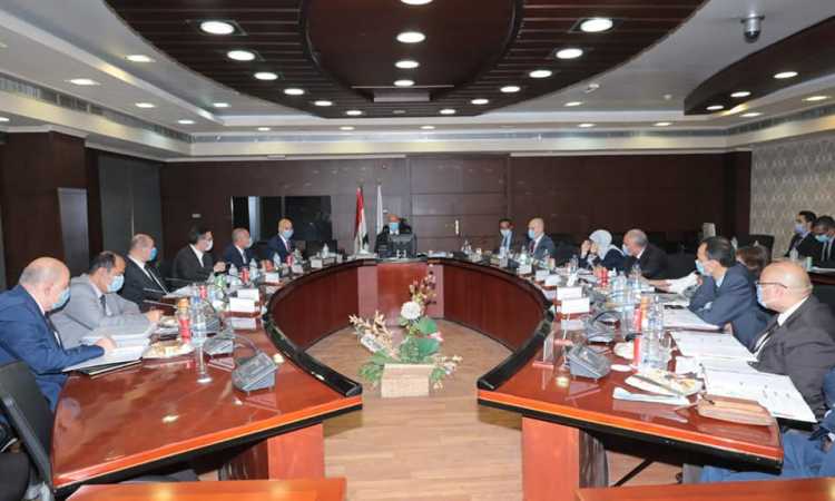 وزير النقل خلال الاجتماع