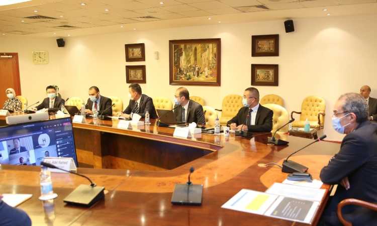 وزير الاتصالات يبحث مع وفد شركة هواوى تطوير الخدمات ودعم ريادة الأعمال