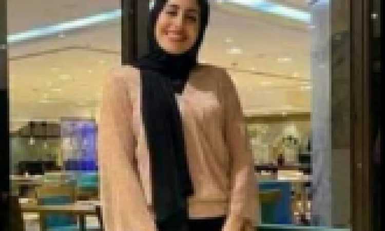 الفتاة