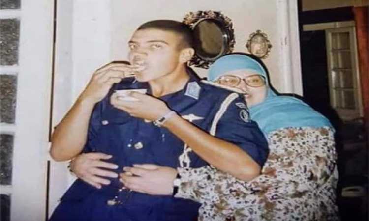 الشهيد منسى ووالدته
