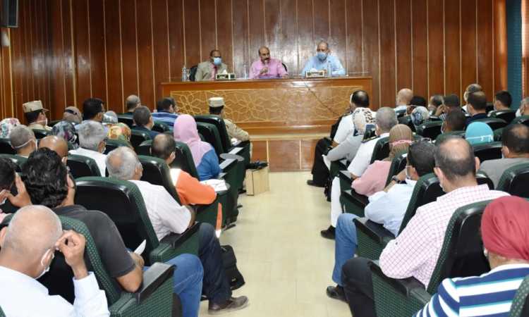 أشرف عطية محافظ أسوان