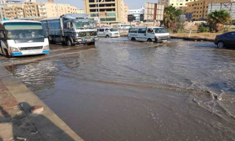 كسر ماسورة مياه