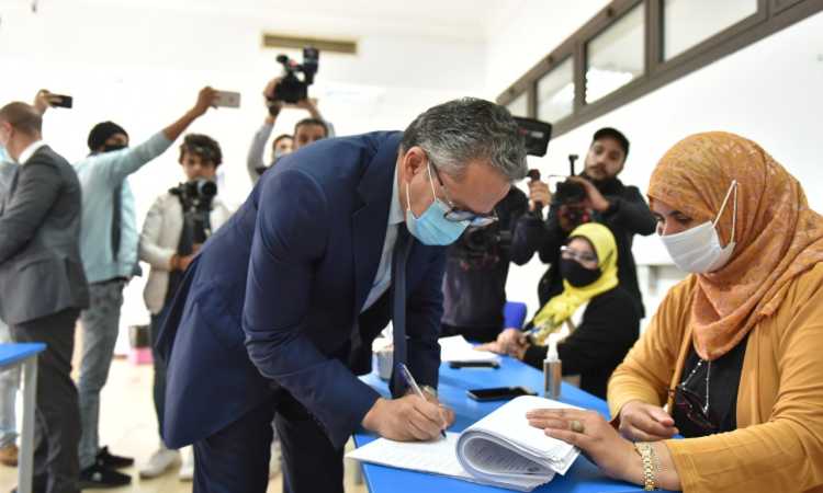 خالد العنانى يدلى بصوته